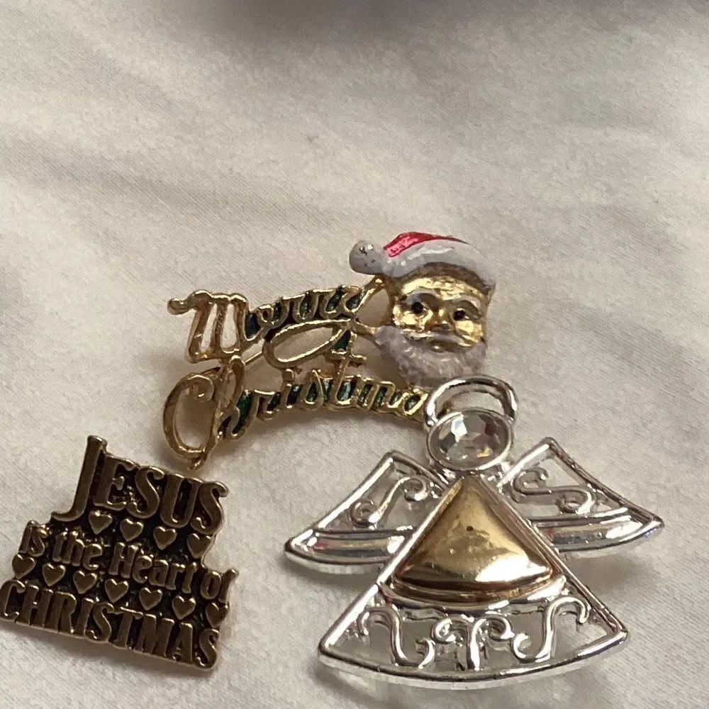 Set of 3 Pins for Holiday Season